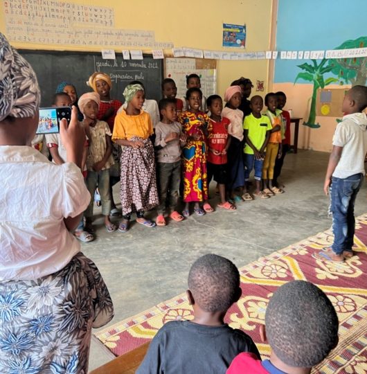 Making off de la chanson des enfants pour commémorer les Droits de l'Enfants