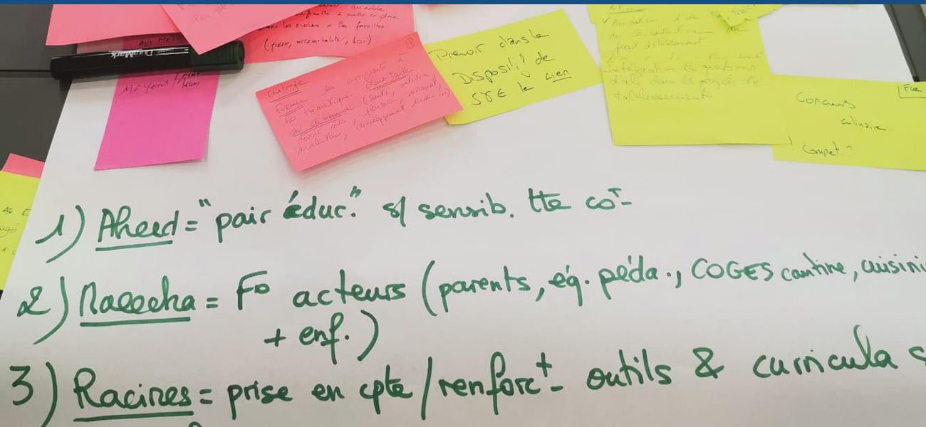 Post-it de l'atelier de travail autour du projet "Cantines des Écoles du Monde"