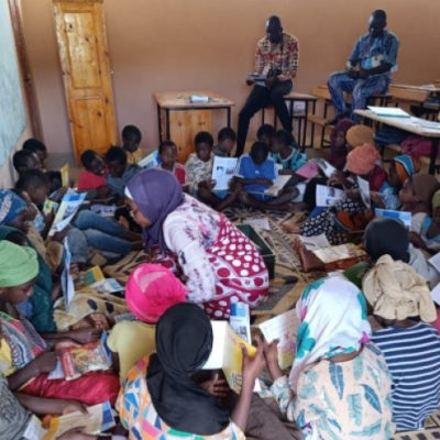 RACINES rend visite à MAEECHA sur le projet de lecture des enfants