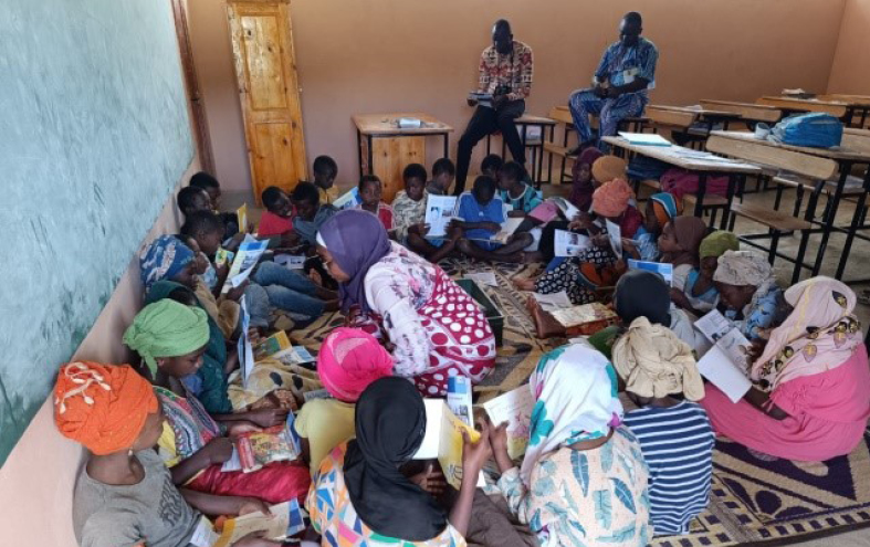 RACINES rend visite à MAEECHA sur le projet de lecture des enfants